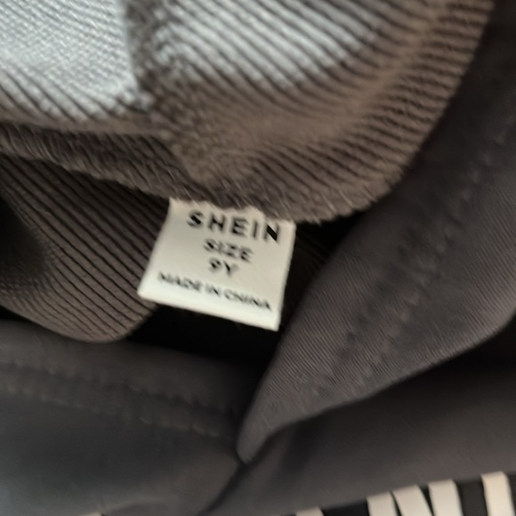 BOYS SWEATSHIRT - Picture 4 of 7